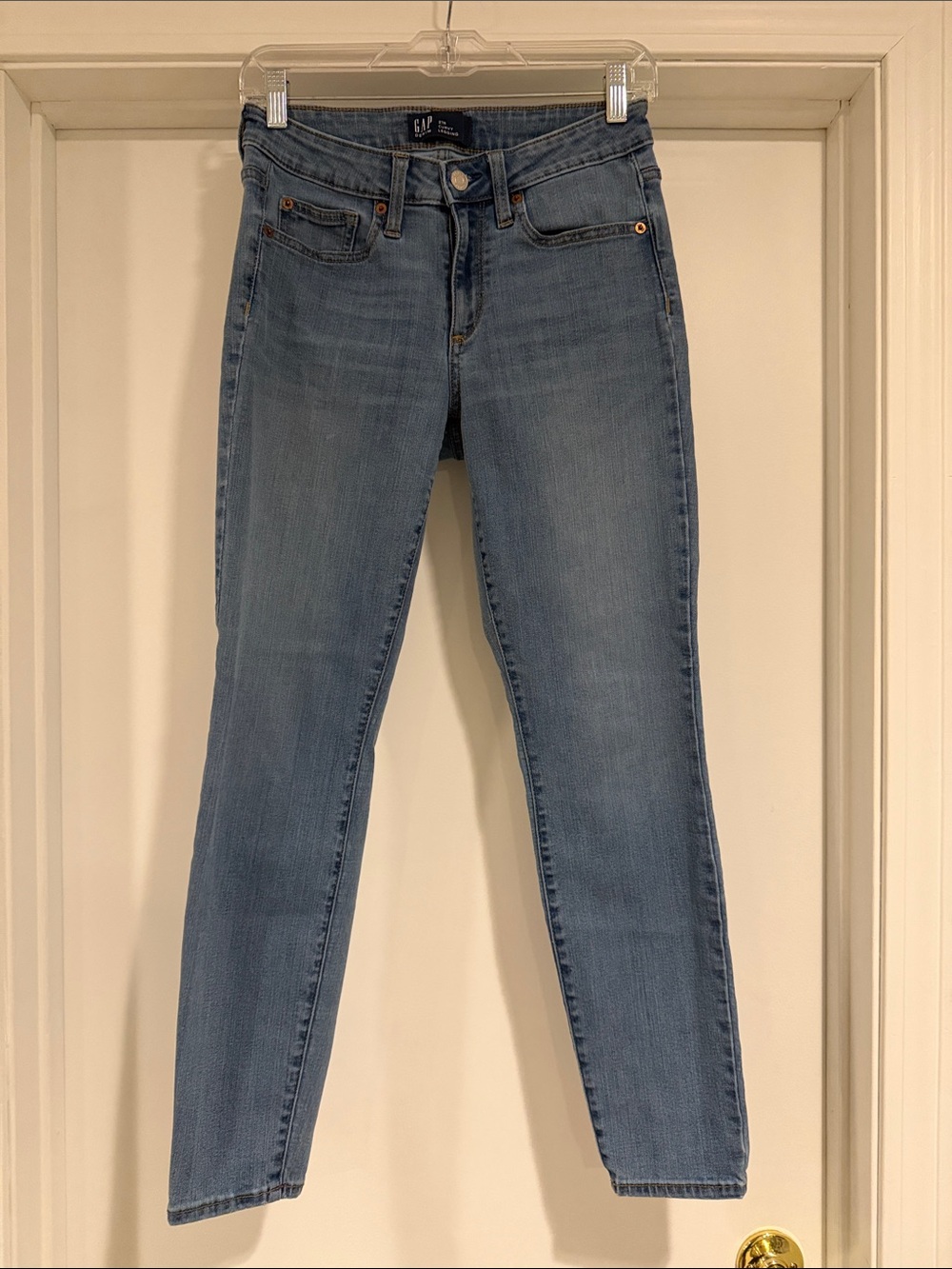 GAP Women's Light Wash Skinny Jeans